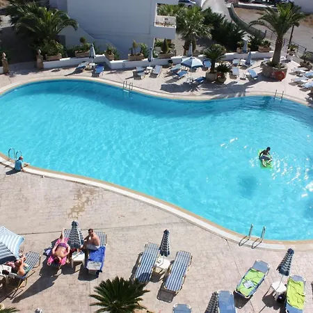 Coliseum & Hotell Pefki