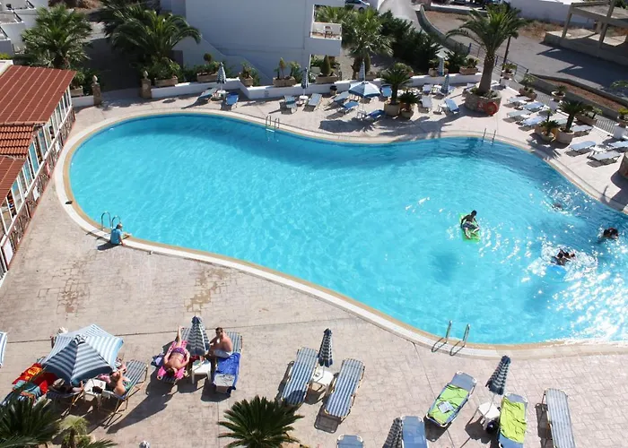 Coliseum & Hotel Pefki